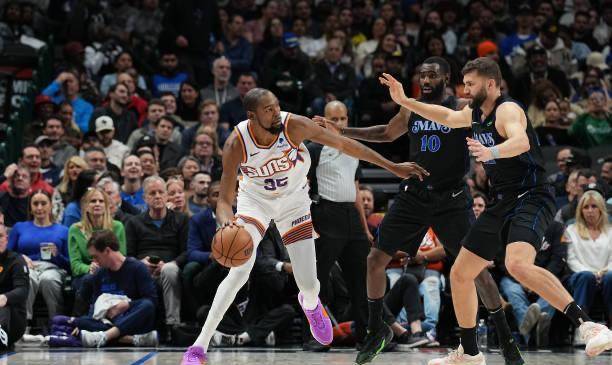 爱游戏官网入口包含杜兰特回归赛场，逆转首场状态亮眼，独行侠观众沸腾！的词条