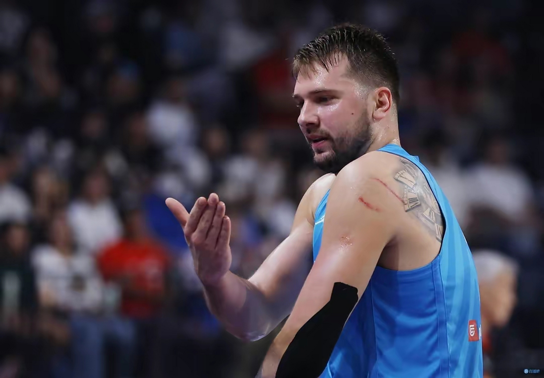 体育娱乐平台东契奇回归赛场，高光表现首场状态亮眼，西班牙队观众沸腾！的简单介绍